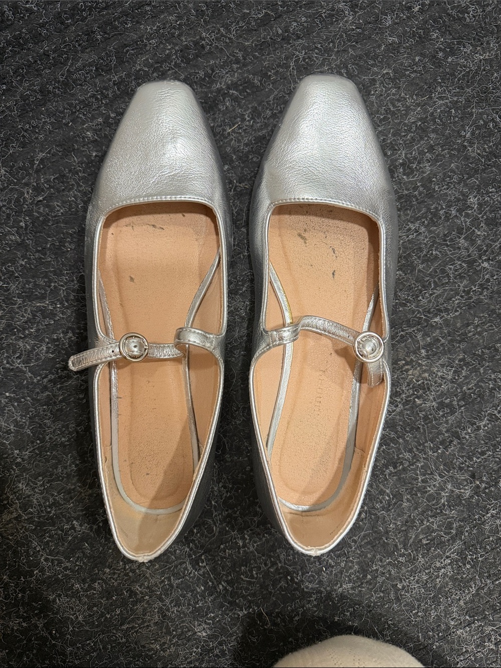 Chinese Laundry Silver Mary Jane Flats for Women 38.5